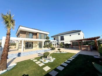 Didim'in En Uygun 500 M2 Arsa İçerisinde Satılık Villası