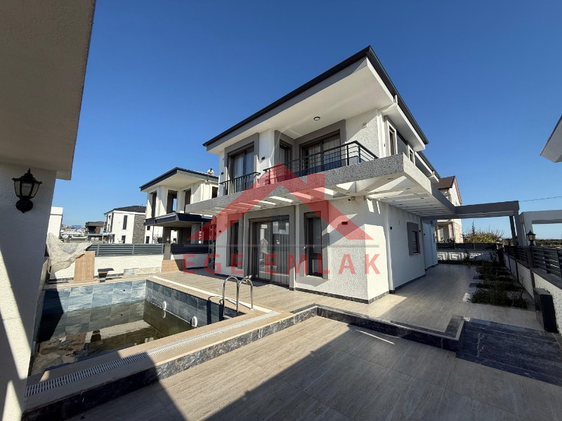 Didim'de Full Eşyalı 4+1 Tam Müstakil Villa