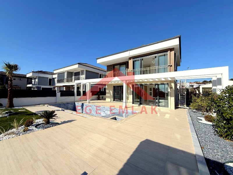 Didim'in En Uygun 500 M2 Arsa İçerisinde Satılık Villası