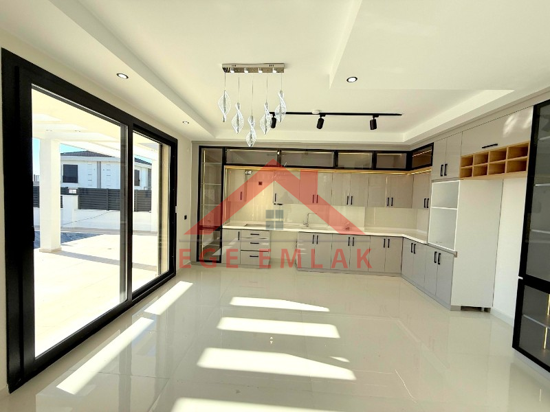 Didim'in En Uygun 500 M2 Arsa İçerisinde Satılık Villası
