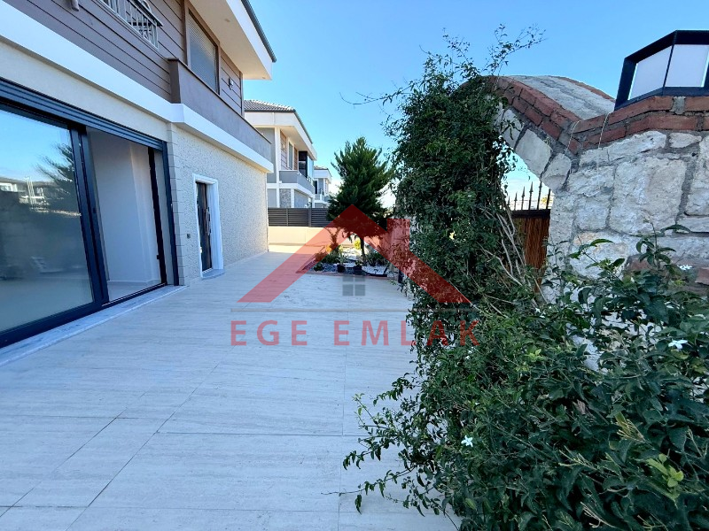 Didim'in En Uygun 500 M2 Arsa İçerisinde Satılık Villası