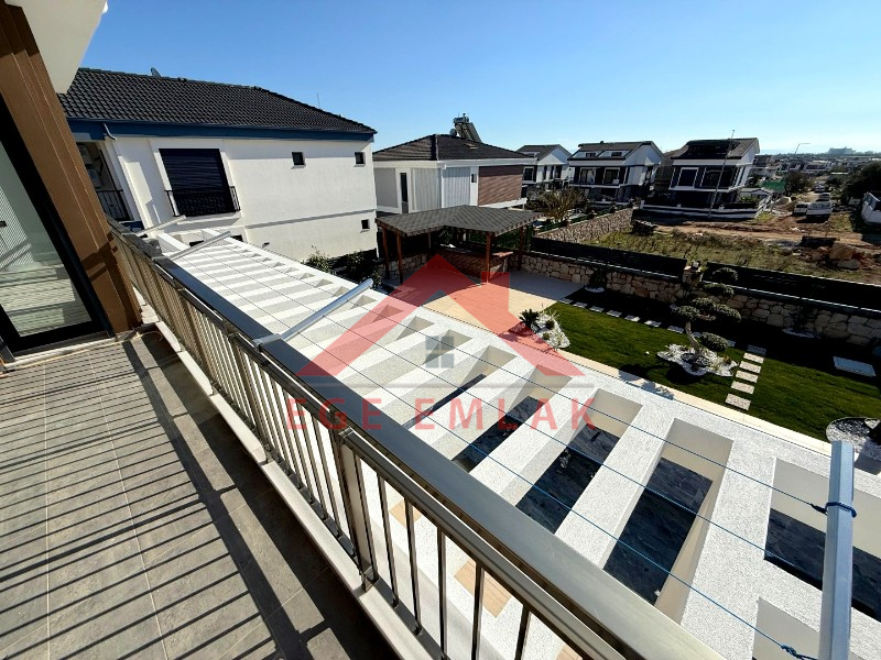 Didim'in En Uygun 500 M2 Arsa İçerisinde Satılık Villası