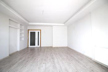 Elmas’tan Merkez’de Cepheleri Açık Ferah Geniş Metraj 4+1