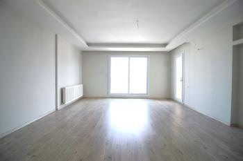 Elmas’tan Merkez’de Cepheleri Açık Ferah Geniş Metraj 4+1