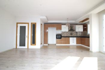 Elmas’tan Merkez’de Cepheleri Açık Ferah Geniş Metraj 4+1