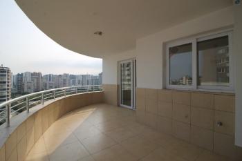 Elmas’tan Merkez’de Cepheleri Açık Ferah Geniş Metraj 4+1