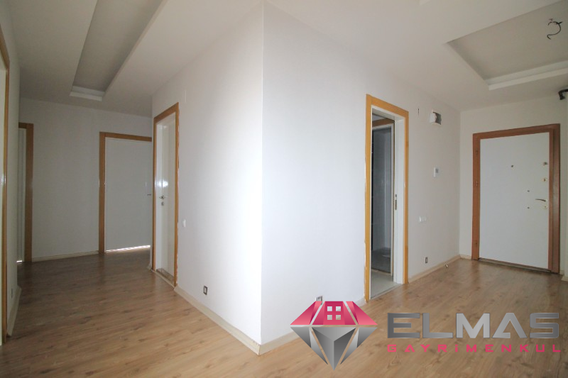 Elmas’tan Merkez’de Cepheleri Açık Ferah Geniş Metraj 4+1