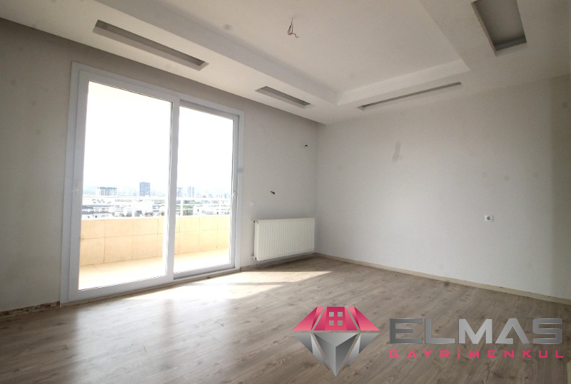 Elmas’tan Merkez’de Cepheleri Açık Ferah Geniş Metraj 4+1