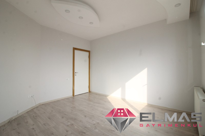 Elmas’tan Merkez’de Cepheleri Açık Ferah Geniş Metraj 4+1