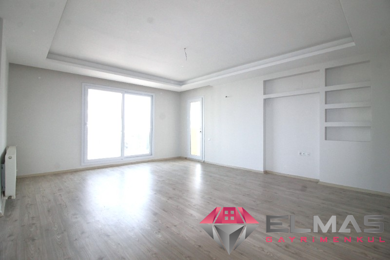 Elmas’tan Merkez’de Cepheleri Açık Ferah Geniş Metraj 4+1