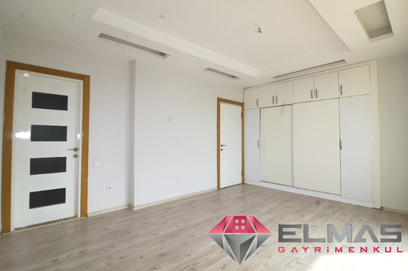 Elmas’tan Merkez’de Cepheleri Açık Ferah Geniş Metraj 4+1