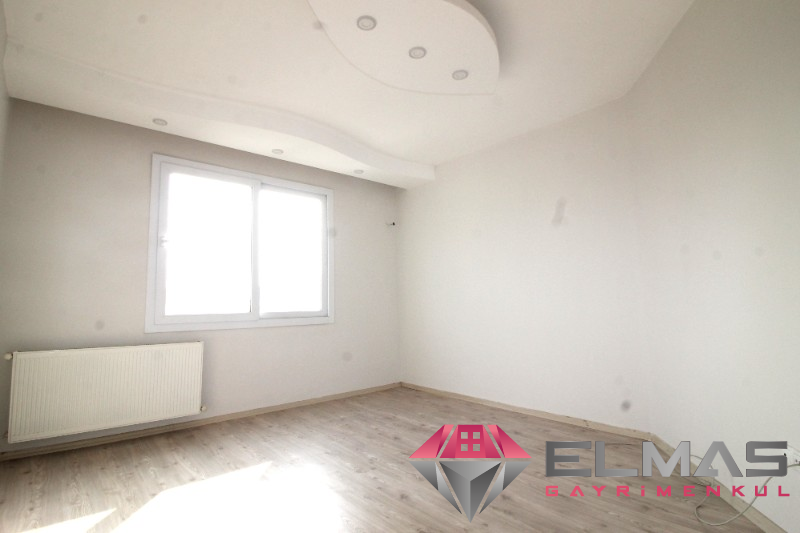 Elmas’tan Merkez’de Cepheleri Açık Ferah Geniş Metraj 4+1