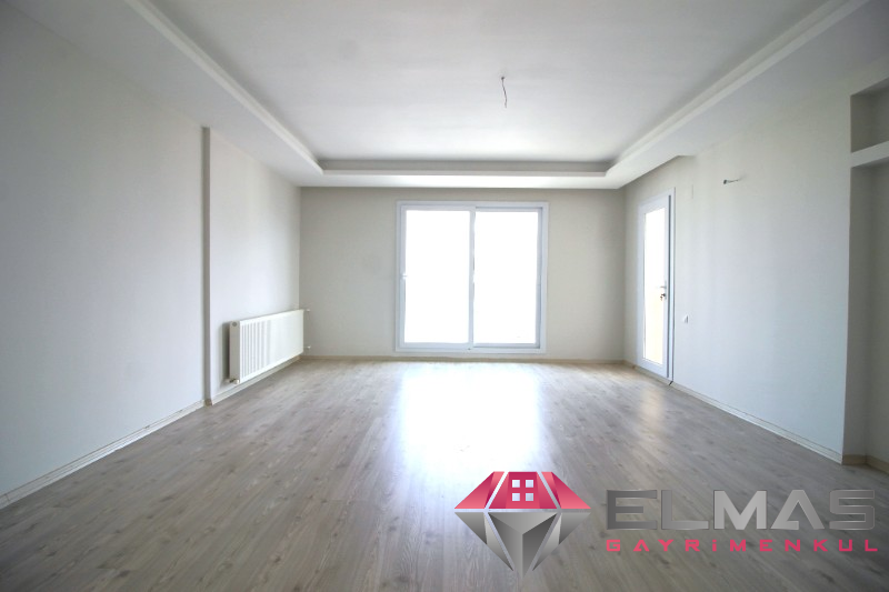 Elmas’tan Merkez’de Cepheleri Açık Ferah Geniş Metraj 4+1