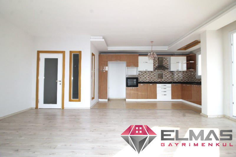 Elmas’tan Merkez’de Cepheleri Açık Ferah Geniş Metraj 4+1