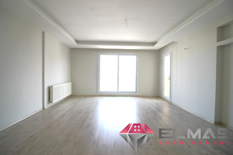 Elmas’tan Merkez’de Cepheleri Açık Ferah Geniş Metraj 4+1