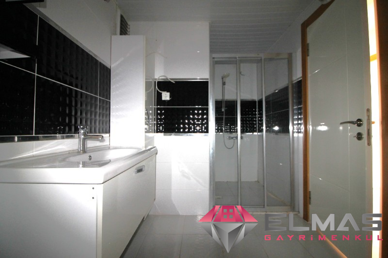 Elmas’tan Merkez’de Cepheleri Açık Ferah Geniş Metraj 4+1