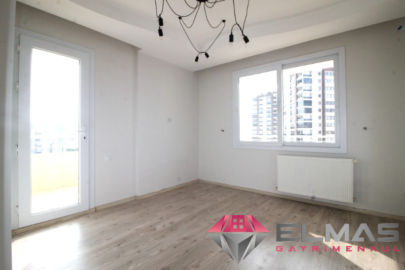 Elmas’tan Merkez’de Cepheleri Açık Ferah Geniş Metraj 4+1