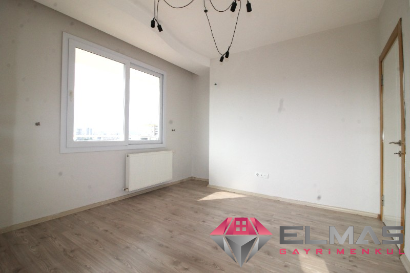 Elmas’tan Merkez’de Cepheleri Açık Ferah Geniş Metraj 4+1