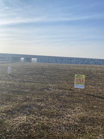 GÜVENAY - ÇORUM YENİ İSKİLİP YOLU ALTINDA SATILIK 711 M² KONUT ARSASI 