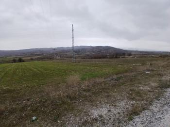GÜVENAY - ÇORUM CEMİLBEY YOLU ÜZERİNDE SATILIK TARLA