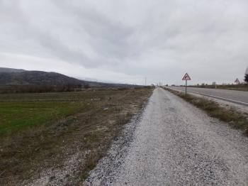 GÜVENAY - ÇORUM CEMİLBEY YOLU ÜZERİNDE SATILIK TARLA