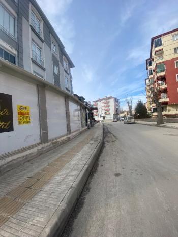 GÜVENAY - ÇORUM KALE MAH. İNÖNÜ LİSESİ CİVARI KİRALIK DÜKKAN 