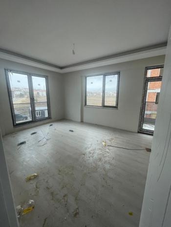 AFYON ÜÇOK EMLAKTAN ALİ İHSAN PAŞA MAH SATILIK ASANSÖRLÜ SIFIR LÜX 3+1 DAİRE