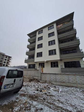 GÜVENAY - ÇORUM BAHÇELİEVLER YAVRUTURNA OKULU CİVARI  2+1 SATILIK SIFIR DAİRE
