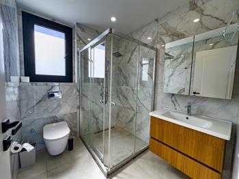  Kıbırs Girne Ozanköy’de 4+1 Türk Tapulu Havuzlu ve Peyzajlı lüx villa 