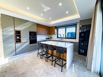  Kıbırs Girne Ozanköy’de 4+1 Türk Tapulu Havuzlu ve Peyzajlı lüx villa 