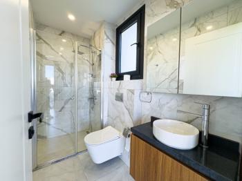  Kıbırs Girne Ozanköy’de 4+1 Türk Tapulu Havuzlu ve Peyzajlı lüx villa 