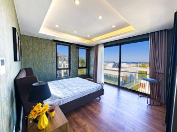  Kıbırs Girne Ozanköy’de 4+1 Türk Tapulu Havuzlu ve Peyzajlı lüx villa 