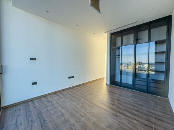 Kıbrıs Girne Çatalköy Bölgesinde Denize Sıfır 960 m2 Arsa İçerisinde 5+1 Lüks Türk Tapulu Villa