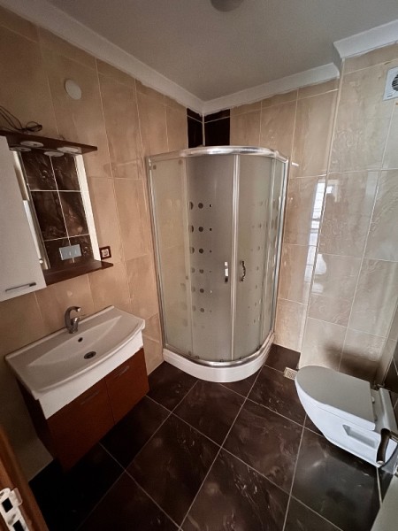 Yeşilpınar'da Metro'ya 7 Dk Otoparklı 4.Kat Yeni Kiralık Daire