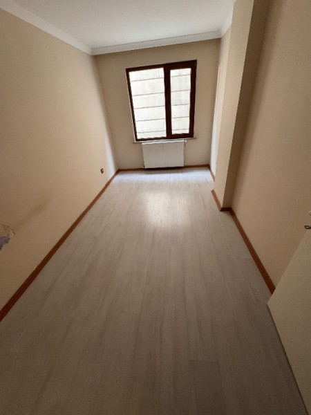 Yeşilpınar'da Metro'ya 7 Dk Otoparklı 4.Kat Yeni Kiralık Daire