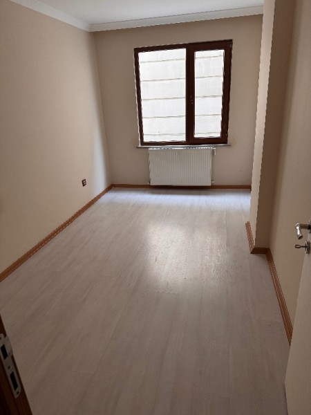 Yeşilpınar'da Metro'ya 7 Dk Otoparklı 4.Kat Yeni Kiralık Daire