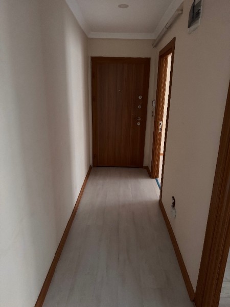 Yeşilpınar'da Metro'ya 7 Dk Otoparklı 4.Kat Yeni Kiralık Daire