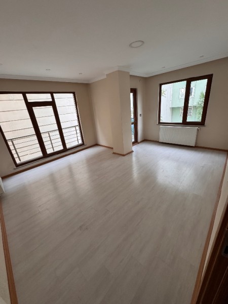 Yeşilpınar'da Metro'ya 7 Dk Otoparklı 4.Kat Yeni Kiralık Daire