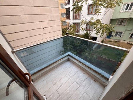 Yeşilpınar'da Metro'ya 7 Dk Otoparklı 4.Kat Yeni Kiralık Daire