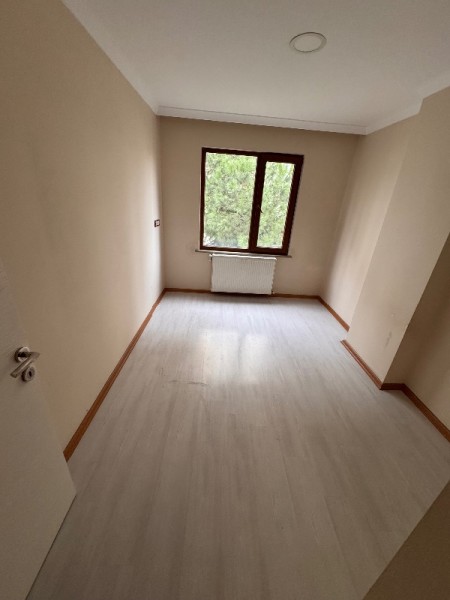 Yeşilpınar'da Metro'ya 7 Dk Otoparklı 4.Kat Yeni Kiralık Daire