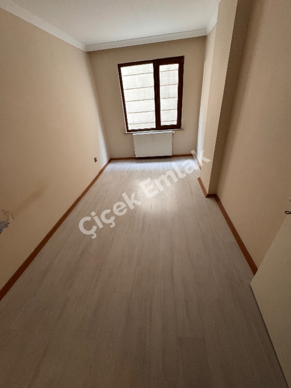 Yeşilpınar'da Metro'ya 7 Dk Otoparklı 4.Kat Yeni Kiralık Daire