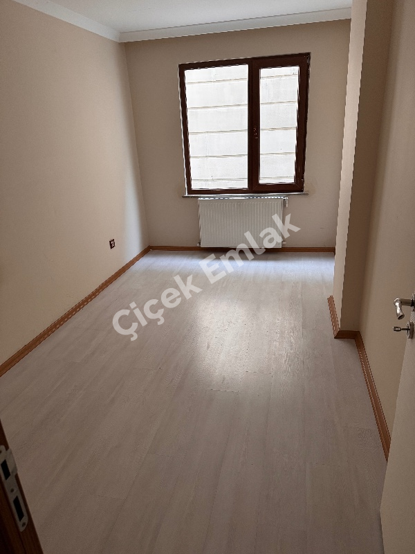 Yeşilpınar'da Metro'ya 7 Dk Otoparklı 4.Kat Yeni Kiralık Daire