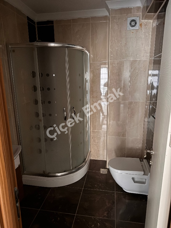 Yeşilpınar'da Metro'ya 7 Dk Otoparklı 4.Kat Yeni Kiralık Daire