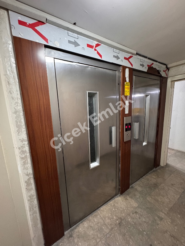 Yeşilpınar'da Metro'ya 7 Dk Otoparklı 4.Kat Yeni Kiralık Daire