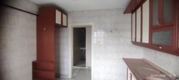 Antre Emlak'tan Kiralık Bahçelievler'de Hastane Yanı Cadde Üstü Doğalgazlı 2+1 Daire