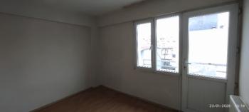Antre Emlak'tan Kiralık Bahçelievler'de Hastane Yanı Cadde Üstü Doğalgazlı 2+1 Daire