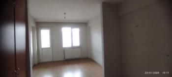 Antre Emlak'tan Kiralık Bahçelievler'de Hastane Yanı Cadde Üstü Doğalgazlı 2+1 Daire
