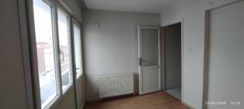 Antre Emlak'tan Kiralık Bahçelievler'de Hastane Yanı Cadde Üstü Doğalgazlı 2+1 Daire