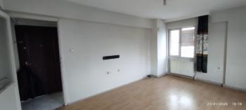 Antre Emlak'tan Kiralık Bahçelievler'de Hastane Yanı Cadde Üstü Doğalgazlı 2+1 Daire