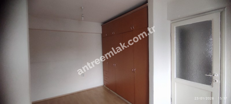 Antre Emlak'tan Kiralık Bahçelievler'de Hastane Yanı Cadde Üstü Doğalgazlı 2+1 Daire